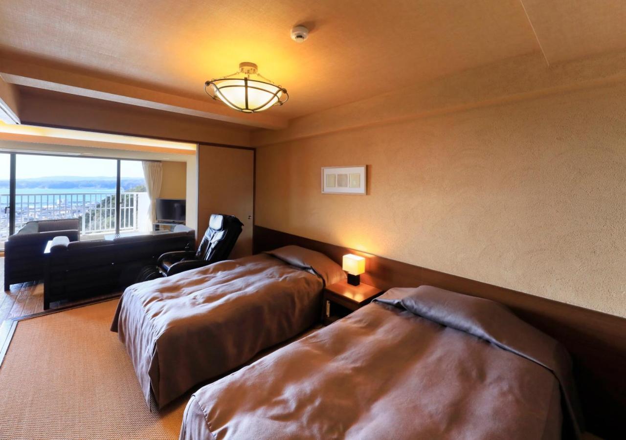 Katsuura Hilltop Hotel & Residence Extérieur photo